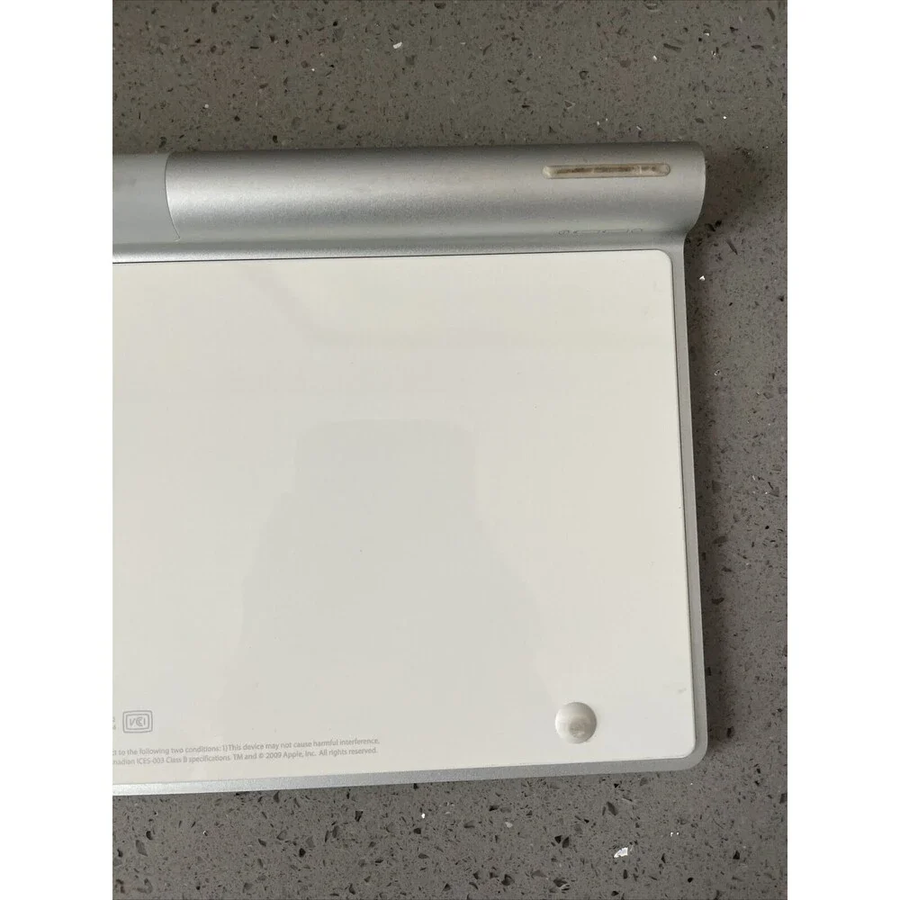 Genuine Apple A1314 wireless bluetooth keyboard not working, AS-IS for parts